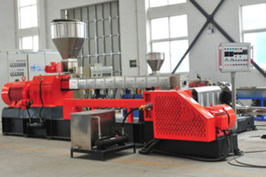 中国 500 - 600のKg/時間容量の高速ミキサー ポリ塩化ビニールのペレタイジングを施す機械 工場