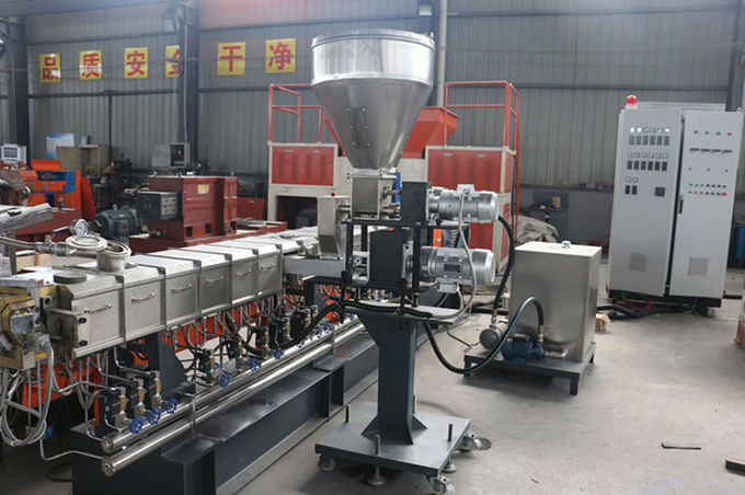 造粒機の生産ポリ塩化ビニールのペレタイジングを施す機械500のKg/h水繊維の切断システム